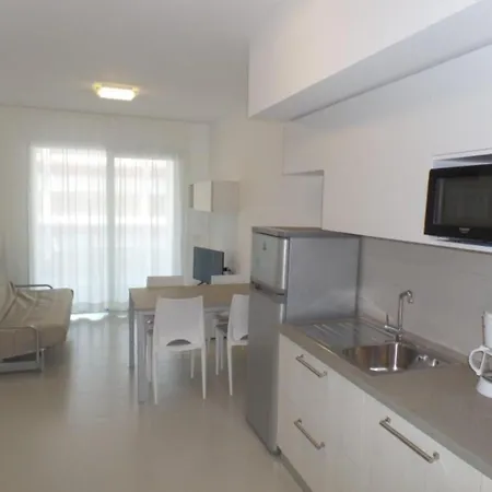 Διαμέρισμα Bright With Rooftop Pool *